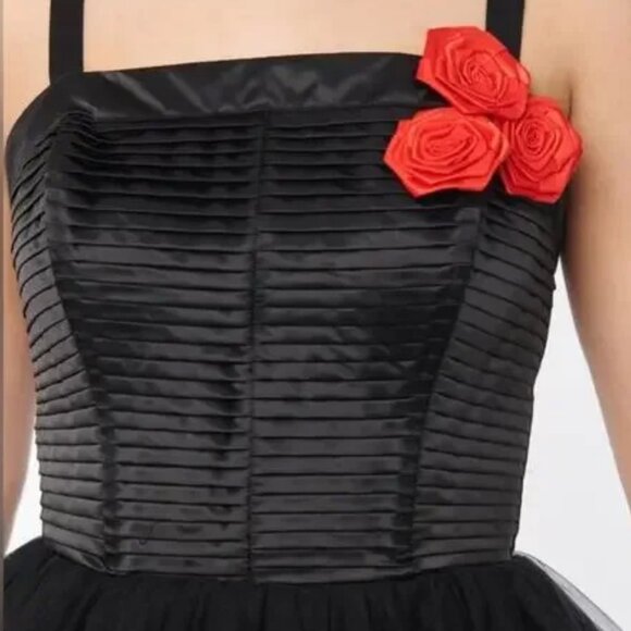 Unique Vintage - Black Tulle 1950s Swing Dress with Red Rosettes (Size 3X/20) - Picture 3 of 6